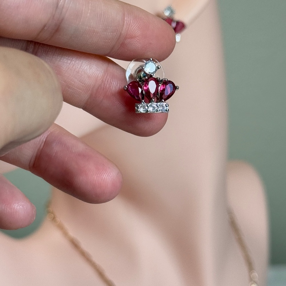 ⚜️ Chic Red and Silver Crown Earrings With  Cubic Zirconia 💎❤️‍🔥 - Picture 5 of 7